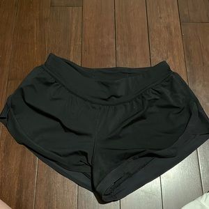 Calm tides - Black lululemon shorts size 6